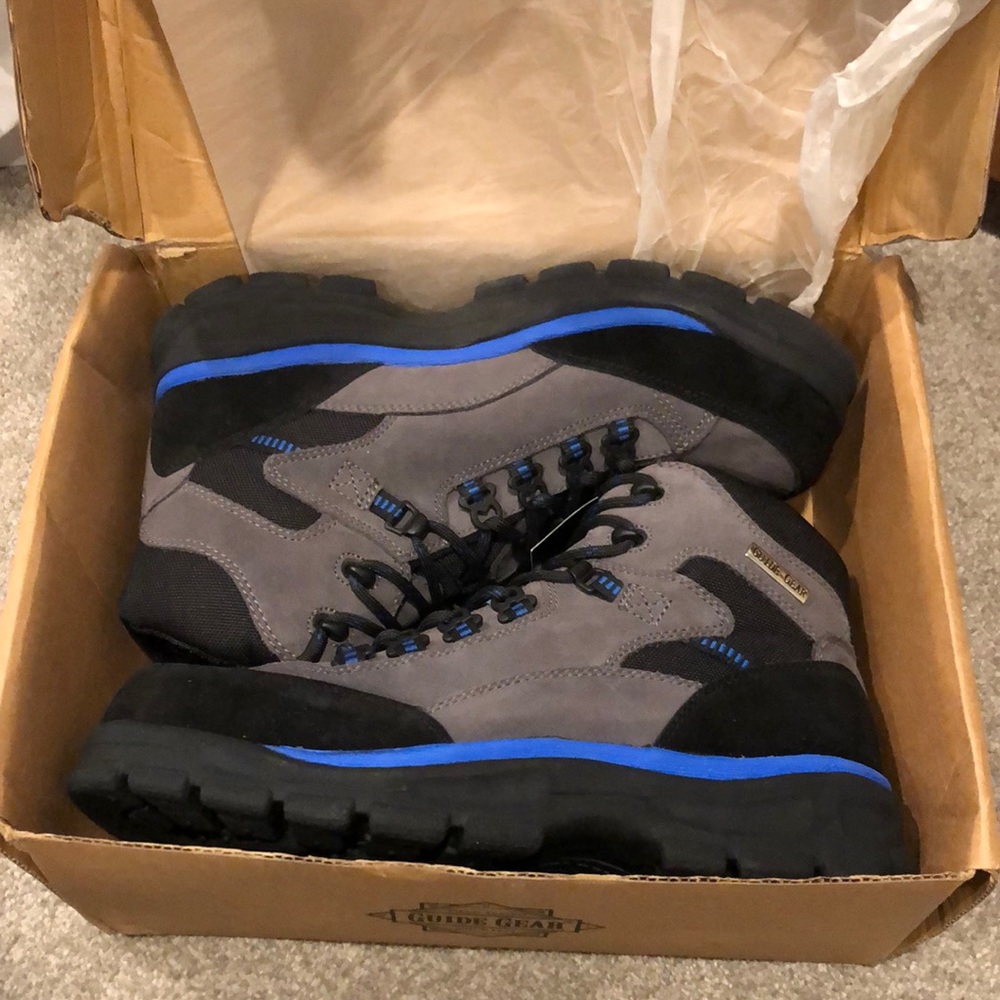 Mens size 11 waterproof boots. New, never worn